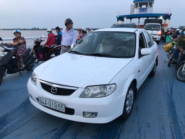 Bán Mazda 323 năm 2002, màu trắng chính chủ