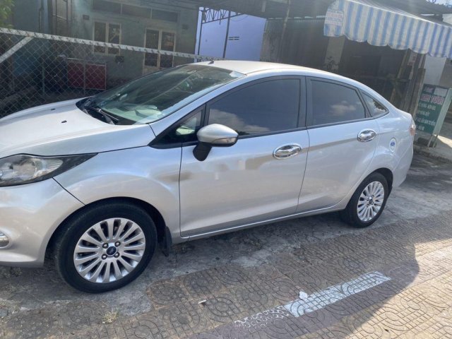 Bán Ford Fiesta sản xuất 2011 còn mới, giá mềm