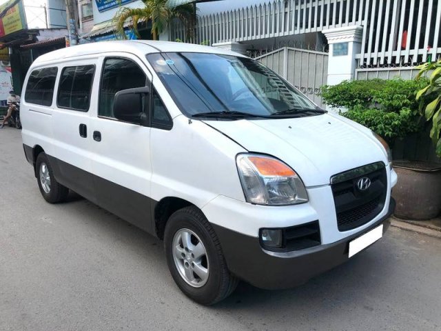 Bán Hyundai Starex đời 2005, màu trắng, nhập khẩu chính chủ