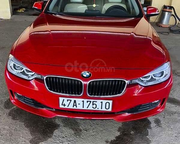 Bán xe BMW 3 Series sản xuất 2013, màu đỏ còn mới