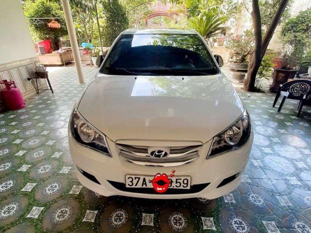 Bán Hyundai Avante sản xuất 2011, màu trắng, nhập khẩu nguyên chiếc chính chủ, giá chỉ 330 triệu