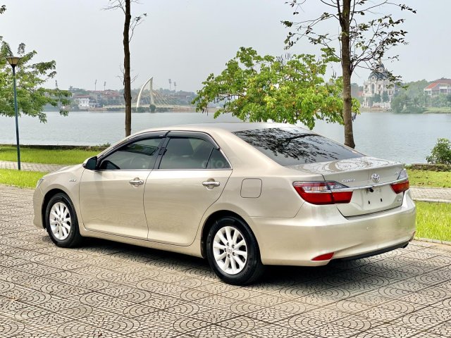 Bán Camry 2.0E năm 2016, chính chủ sử dụng ít0