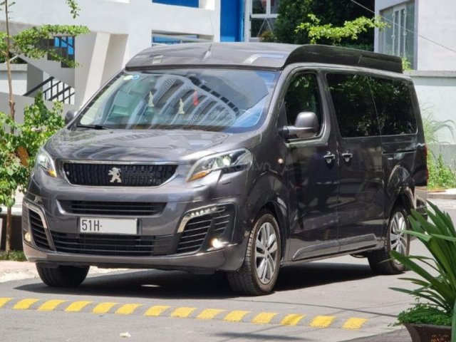 Bán xe Peugeot Traveller sản xuất năm 2020, màu xám, xe nhập 
