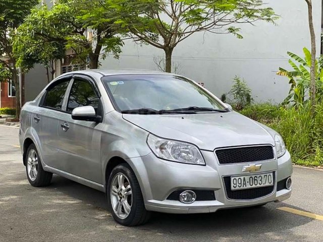 Cần bán Chevrolet Aveo 2014, màu bạc, 265 triệu