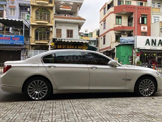 Kẹt tiền nên cần bán BMW 7 Series năm sản xuất 2009, màu trắng 