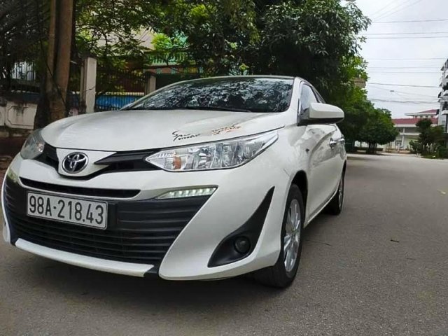 Bán Toyota Vios sản xuất 2018, màu trắng số sàn, 415 triệu