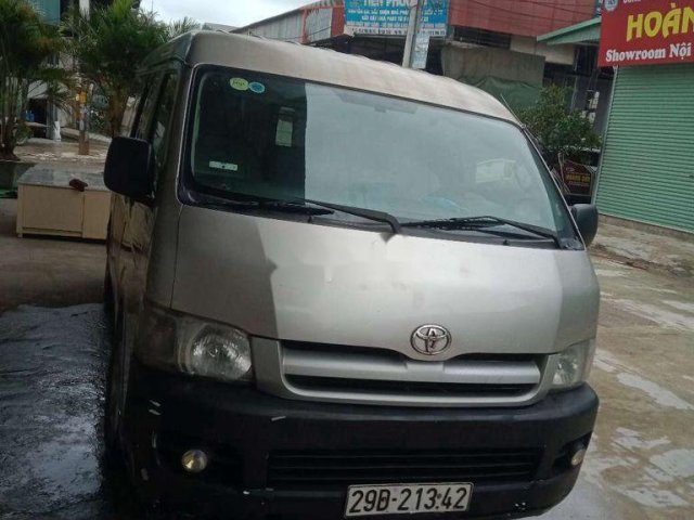 Cần bán Toyota Hiace 2005, màu bạc, nhập khẩu chính chủ