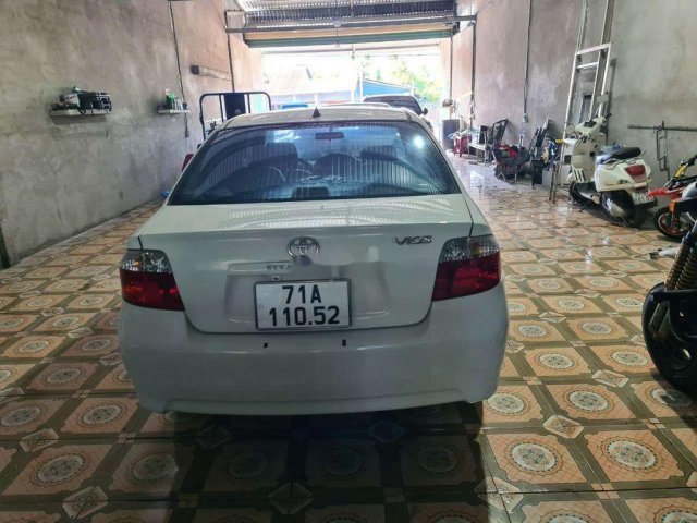 Bán Toyota Vios đời 2005, màu trắng0