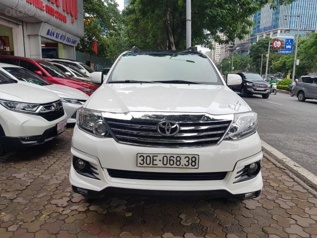 Toyota Fortuner 2.7 1 cầu 2016, màu trắng chạy băng băng