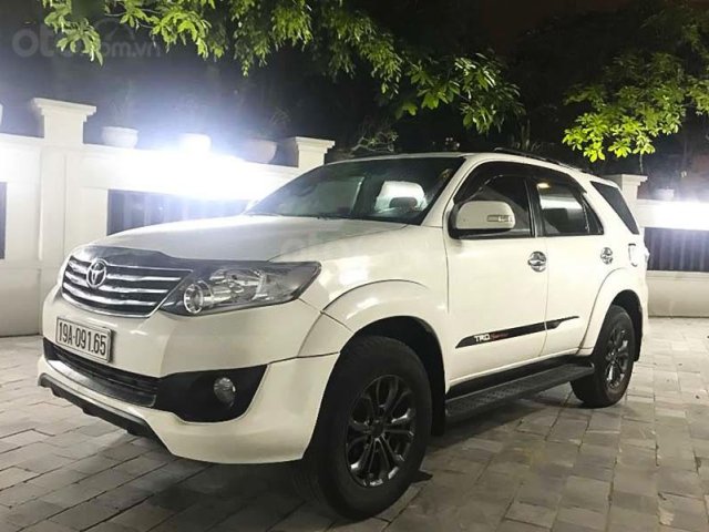 Bán Toyota Fortuner Spotivo đời 2016, màu trắng còn mới