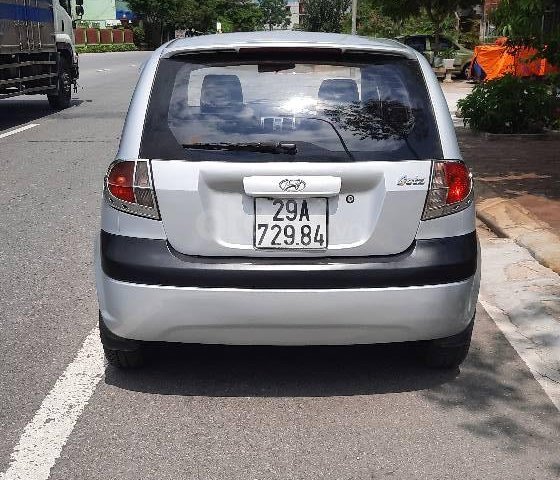 Cần bán gấp Hyundai Getz năm sản xuất 2009, màu bạc chính chủ0