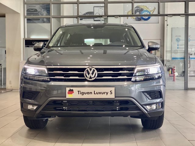 Tiguan Luxury S 2021 màu xám bản full option, SUV 7 chỗ nhập khẩu dành cho gia đình