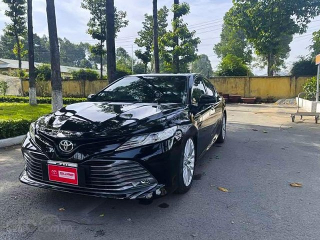 Bán Toyota Camry 2.5 Q đời 2020, màu đen, nhập khẩu