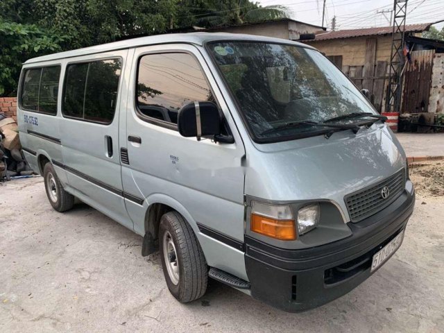 Cần bán gấp Toyota Hiace sản xuất năm 2001 chính chủ