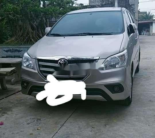 Cần bán lại xe Toyota Innova năm sản xuất 2014