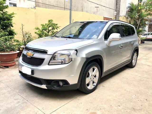 Bán Chevrolet Orlando năm sản xuất 2017, màu bạc 0