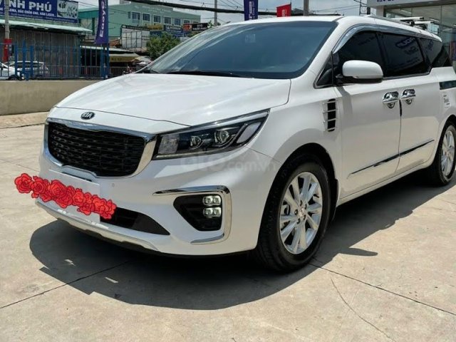 Xe Kia Sedona 2.2 DATH sản xuất 2020, đi 5.000km