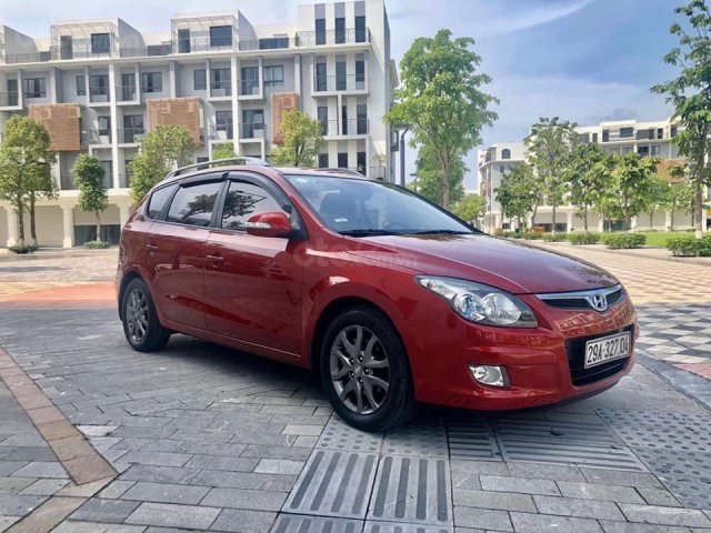 Cần bán nhanh Hyundai i30 CW 2011 đẹp xuất sắc