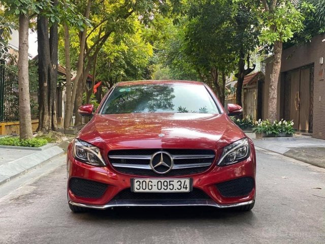 Cần bán xe Mercedes C300 AMG sản xuất năm 2016, hỗ trợ bank 70%0