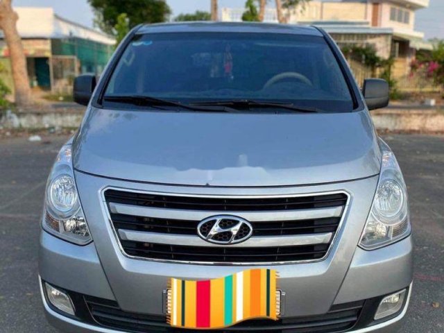 Bán xe Hyundai Grand Starex sản xuất năm 2015, màu bạc, nhập khẩu0