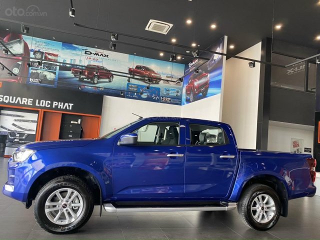 Isuzu Dmax 4x2 AT Prestige - bán tải hot 20210