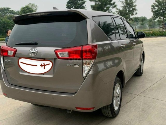 Bán ô tô Toyota Innova 2.0E số sàn sản xuất năm 2018, 600tr