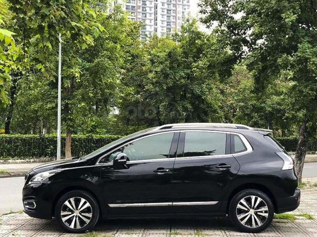 Cần bán xe Peugeot 3008 1.6G sản xuất 2018, màu đen còn mới, giá chỉ 875 triệu