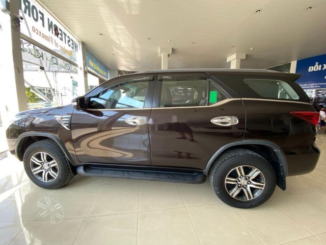 Bán Toyota Fortuner 2.7V AT đời 2017, màu nâu, nhập khẩu