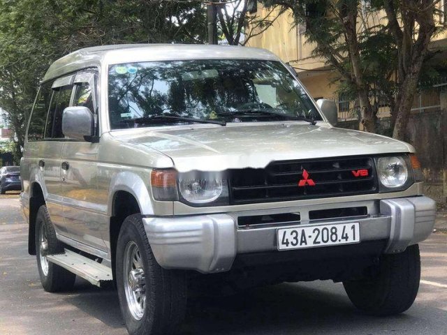 Cần bán gấp Mitsubishi Pajero GL 2004 số sàn, giá tốt