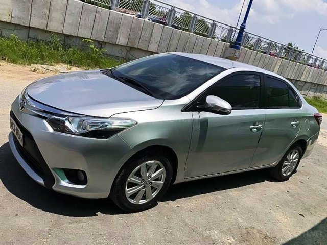 Bán ô tô Toyota Vios sản xuất 2017, màu bạc còn mới, giá tốt