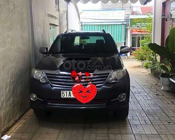 Xe Toyota Fortuner năm sản xuất 2013, màu xám còn mới