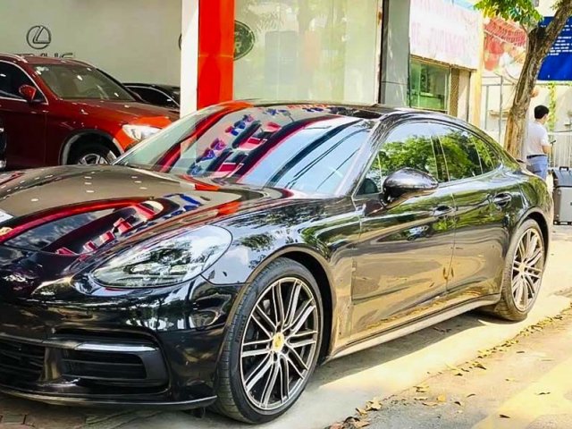 Bán xe Porsche Panamera sản xuất năm 2017, màu đen, nhập khẩu còn mới0