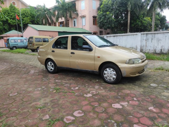 Xe đẹp giá vô cùng hợp lý Fiat Siena đời 20020