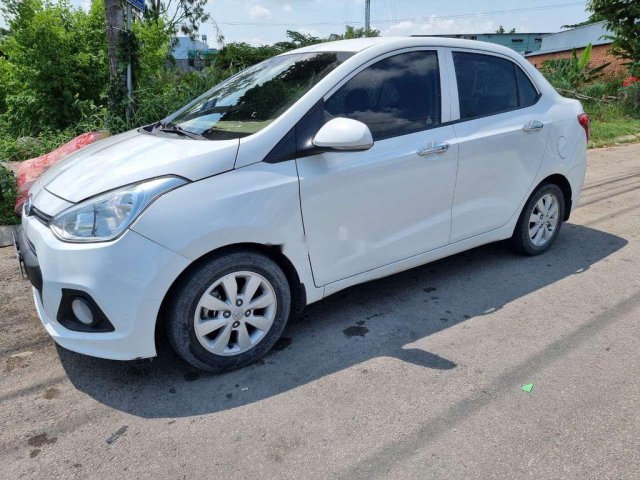 Cần bán lại xe Hyundai Grand i10 năm sản xuất 2016, nhập khẩu nguyên chiếc còn mới0