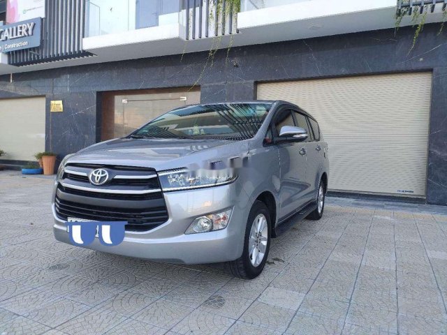 Cần bán gấp Toyota Innova sản xuất năm 2017 còn mới0