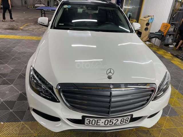 Xe Mercedes-Benz C250 đời 2016, màu trắng0