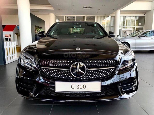 Mercedes C300 AMG 2021 ưu đãi cực tốt, Trả trước 590 triệu nhận xe