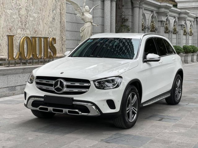 Cần bán gấp Mercedes GLC 200 2019, màu trắng giá cạnh tranh0