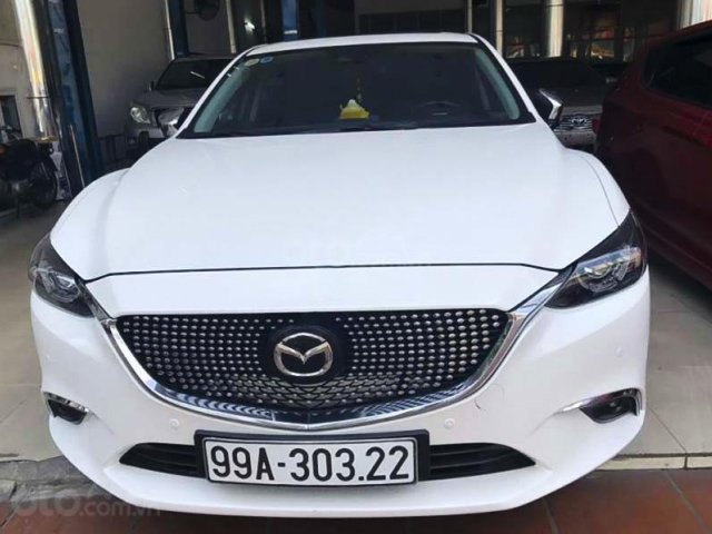Bán ô tô Mazda 6 2.0G AT năm 2019, màu trắng0