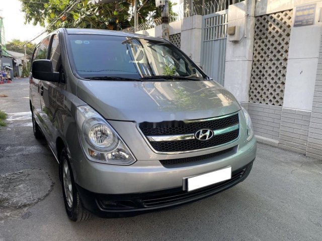 Hyundai Starex van 2015, số sàn, máy dầu, màu xám0