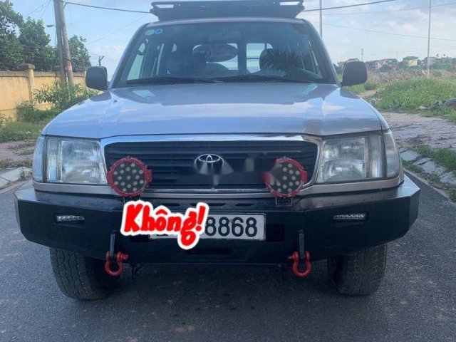 Cần bán xe Toyota Land Cruiser năm 1999, màu bạc, nhập khẩu 