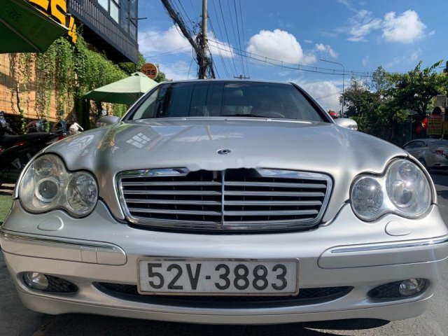 Cần bán gấp Mercedes C200 năm 2003, màu bạc số sàn0