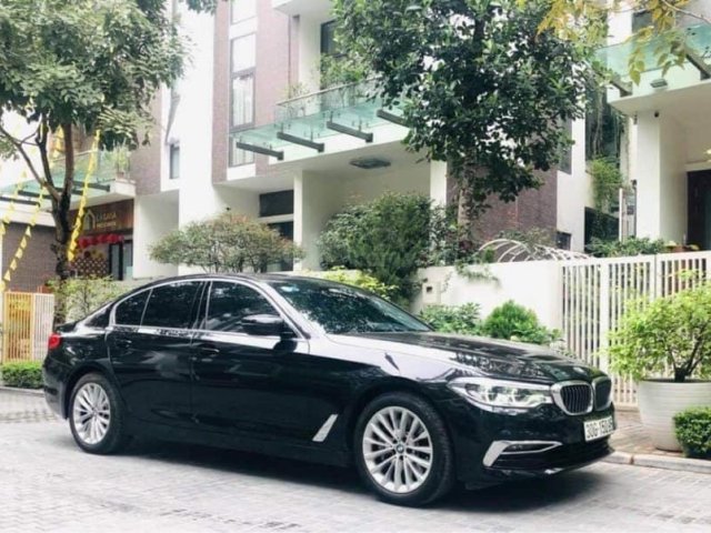 Cần bán BMW 530i sản xuất năm 2019, màu đen0