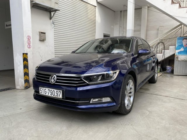 Công ty thanh lý Demo Passat Bluemotion xanh dương - Giá Đức giá hạt dẻ0