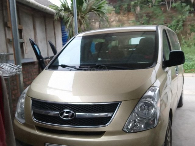 Cần bán gấp Hyundai Starex 2.5MT 9 chỗ sản xuất năm 2011