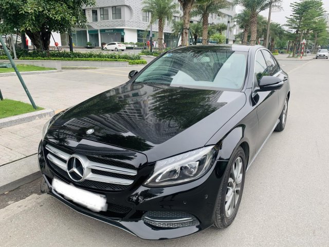 Cần bán xe Mercedes C200 model 20160