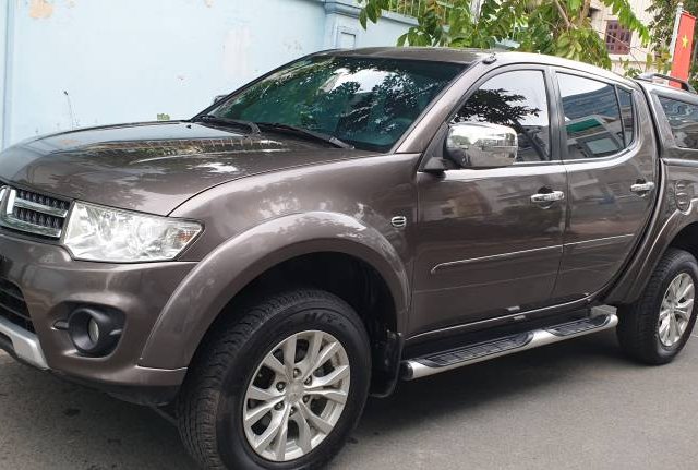 Cần bán lại xe Mitsubishi Triton 2014, màu nâu, nhập khẩu 0