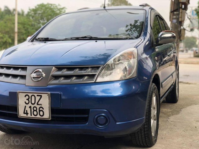 Cần bán lại xe Nissan Grand livina đời 2010, màu xanh lam0