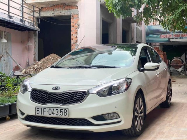 Cần bán lại xe Kia K3 năm 2015, màu trắng giá cạnh tranh