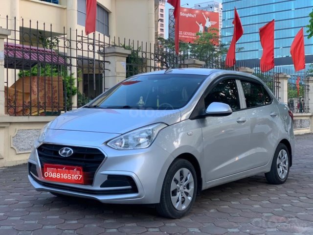 Bán Hyundai Grand i10 đời 2017, màu bạc, giá tốt